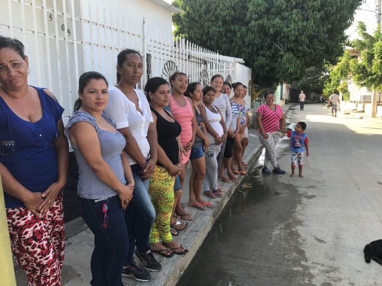 ¡Lo que faltaba!, mujeres en huelga de sexo por un transformador