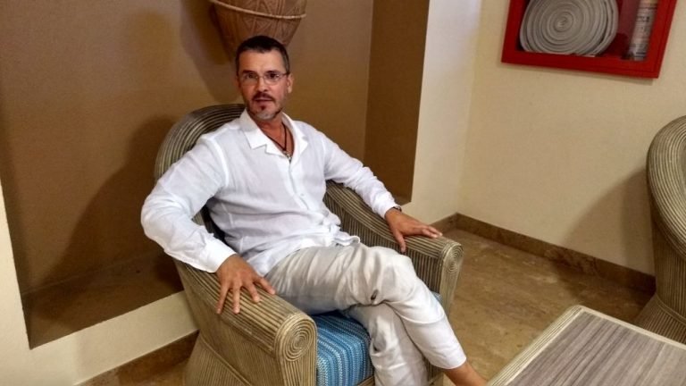 El hermano de Carlos Vives le puso playa a Bogotá