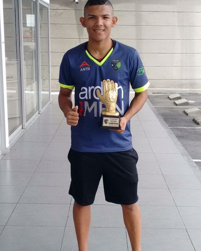 Samario ganó duelo de arqueros organizado por David Ospina