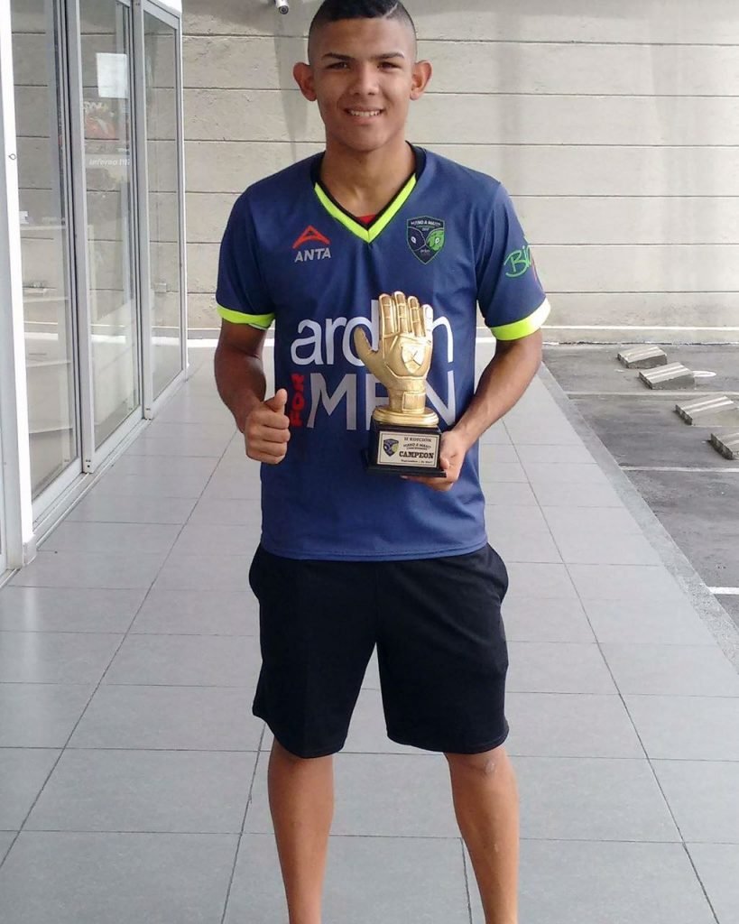 Samario ganó duelo de arqueros organizado por David Ospina