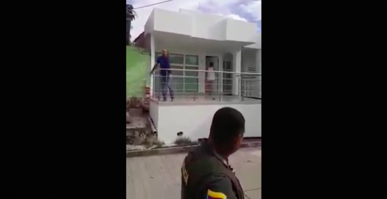 Funcionario del Hospital de Santa Ana protagoniza nuevo caso de ‘Usted no sabe quién soy yo’