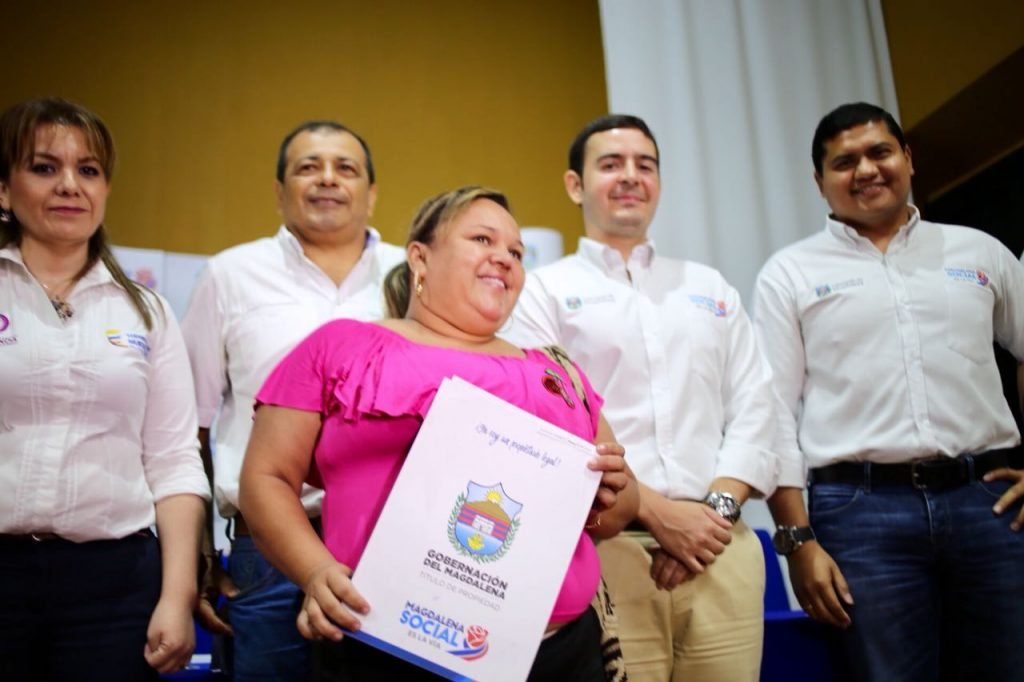 80 familias del barrio Santa Ana recibieron el título de su predio