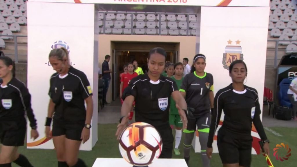 Vanessa Ceballos, la árbitra de fútbol que salió de Bonda directo a la F.I.F.A.