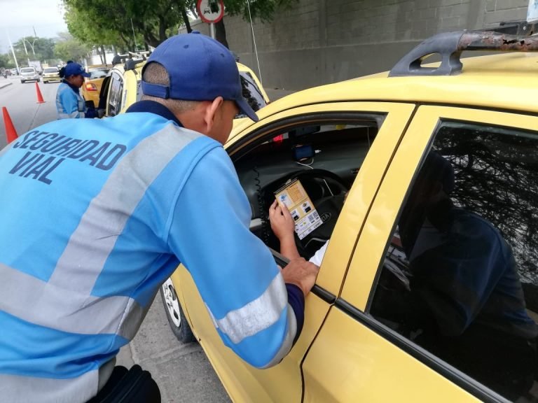1.583 taxis no podrán circular el próximo lunes por no tener taxímetro