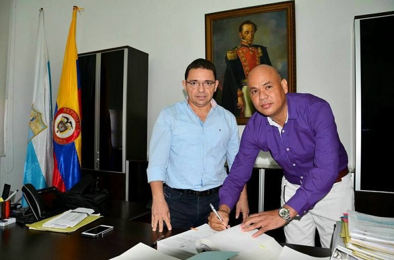 Presunta negligencia en el P.A.E. hace que investiguen a Martínez y Aguilar