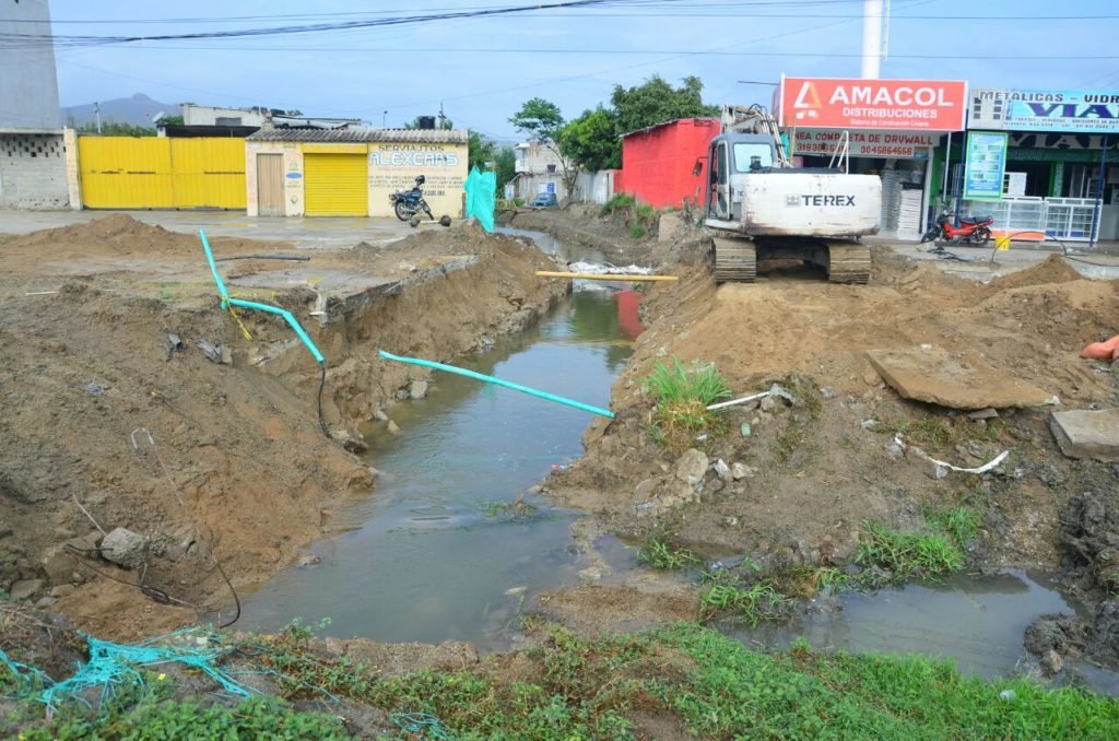 Obras paralizadas del Colector Pluvial de la Troncal del Caribe