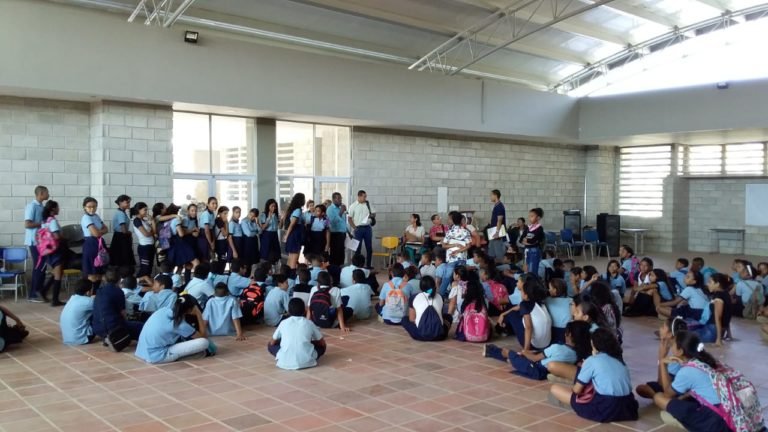 Regreso a clases de estudiantes en Santa Marta sin el PAE.