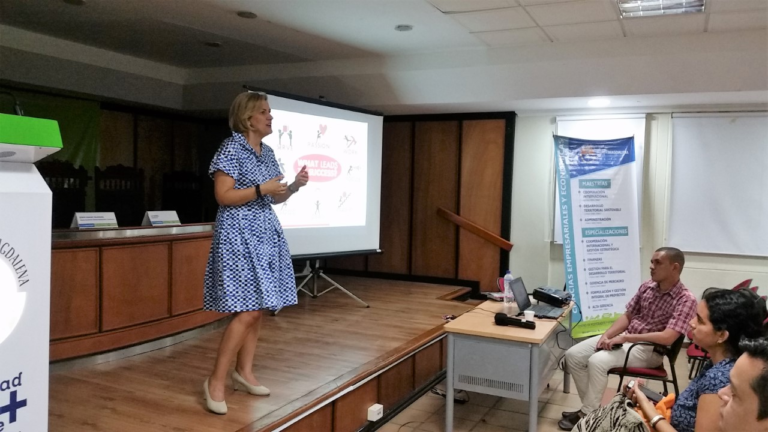 Unimagdalena recibe a estudiantes y aspirantes de Postgrados de la Facultad de Ciencias Empresariales