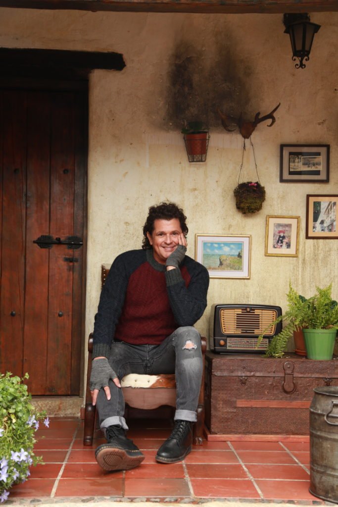 Carlos vives le canta de nuevo a Colombia su nuevo tema «Déjame Quererte»