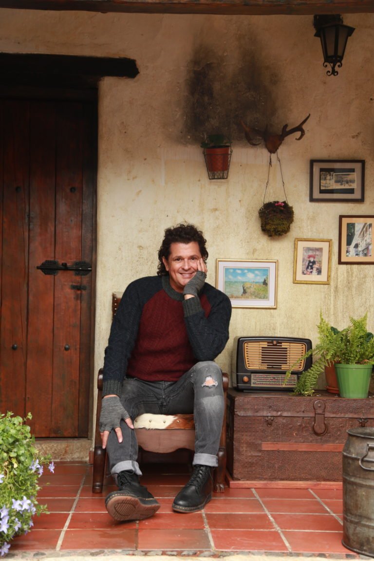 Carlos vives le canta de nuevo a Colombia su nuevo tema «Déjame Quererte»