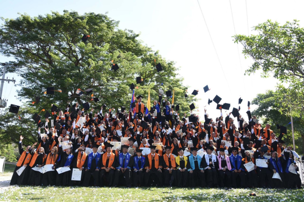 Unimagdalena graduó 997 profesionales en diferentes áreas del conocimiento