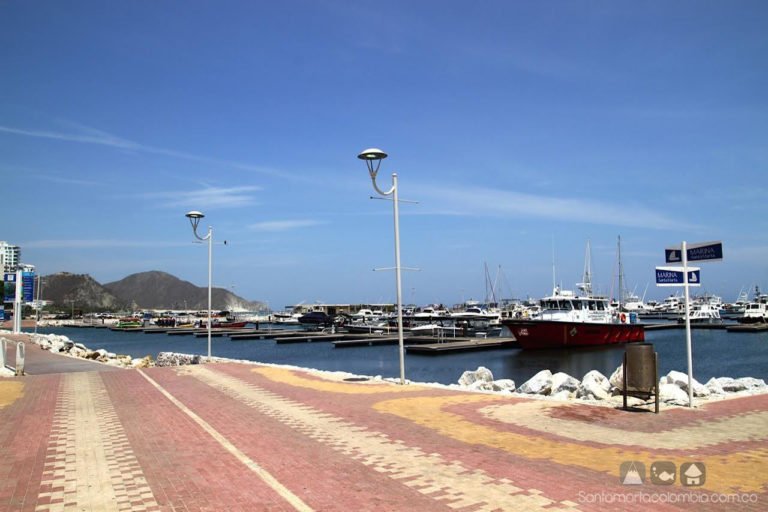 Una embarcación se hundió en marina de Santa Marta