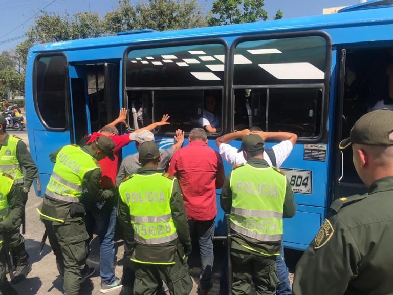 Tránsito y Policía se toman los buses para ‘educar’ a usuarios y conductores
