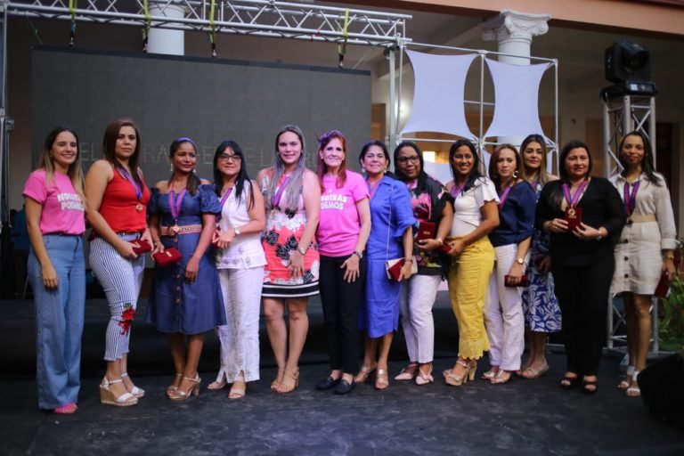 Homenaje a mujeres líderes y emprendedoras del Magdalena