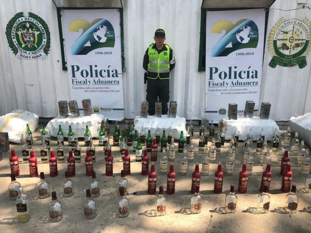 Policías incautaron 550 botellas de licor que iban a ser reutilizadas en barranquilla