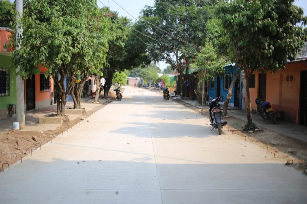 En El Banco avanza la construcción de 1.2 kilómetros de vías