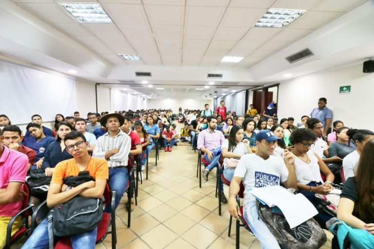 Jóvenes en la Unimagdalena asistieron al evento «participación para la democracia»
