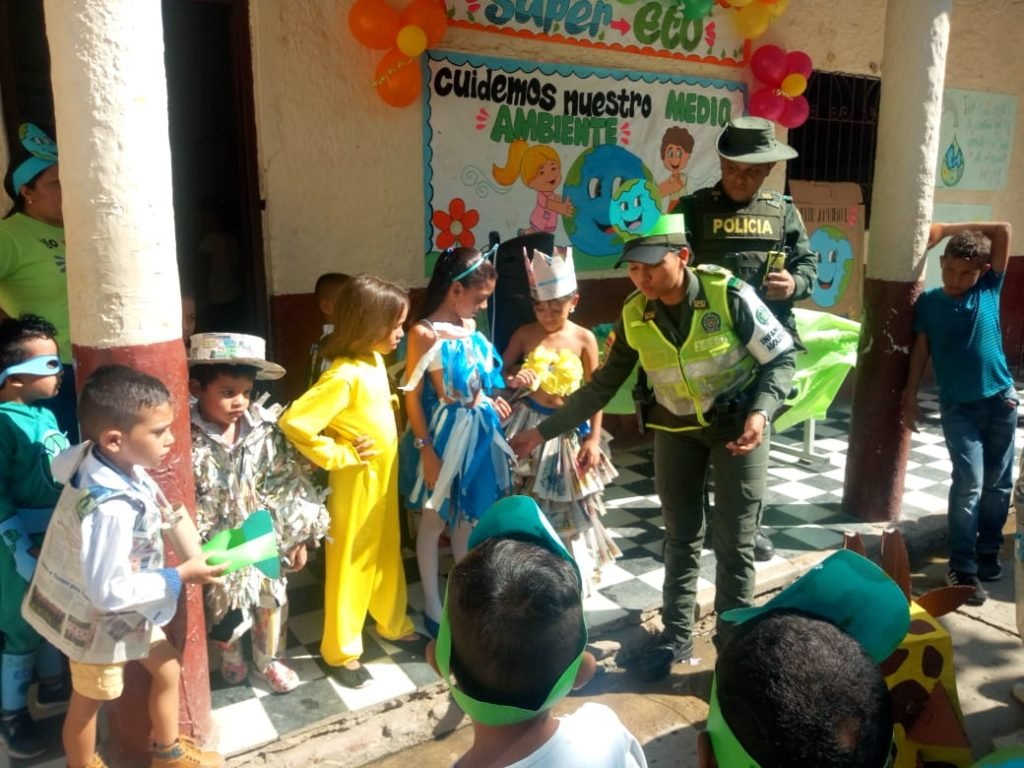 Policía realizó campaña de sensibilización con niños de la I.E.D Jacqueline Kennedy de Santa Marta
