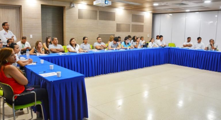 El programa Ciclón ha beneficiado a 28 municipios 3.386 docentes y 110 mil 880 estudiantes