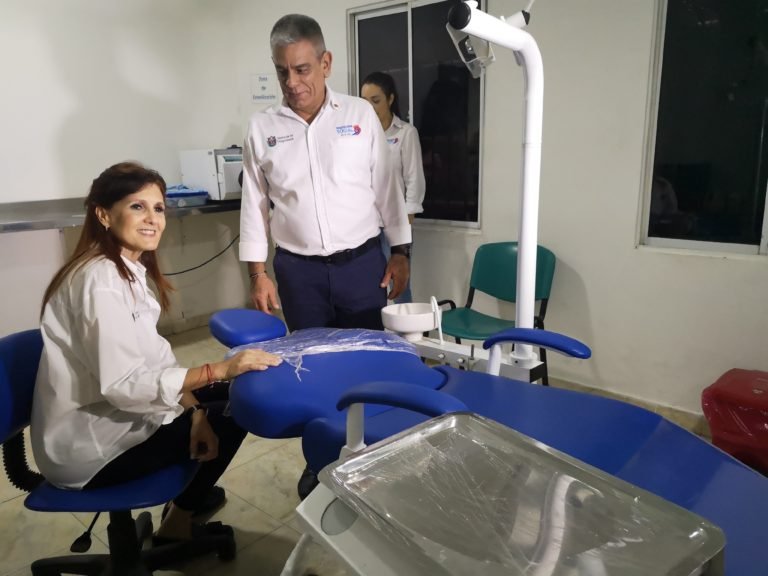 Gobernadora muestra las nuevas obras de la red hospitalaria en Ciénaga