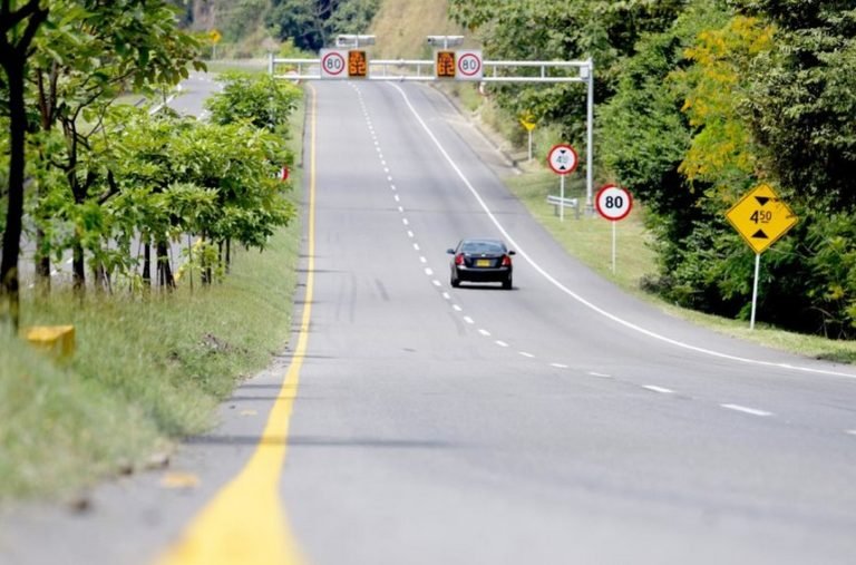 Trámites de licencias de tránsito y conducción bajarán de precio desde octubre