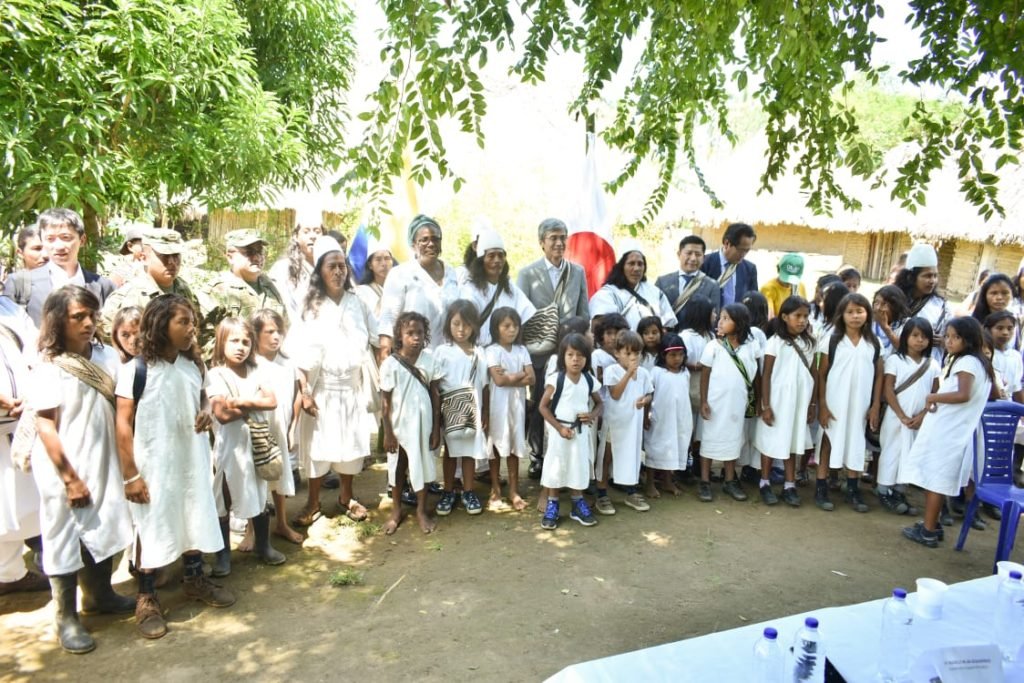Embajador de Japón en Colombia y Gobernación entregan centro de procesamiento de Cacao a los Arhuacos