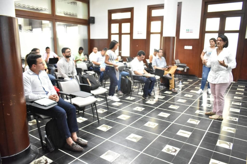Municipios del Magdalena reciben asistencia técnica para financiación de proyectos a través de OCAD Paz