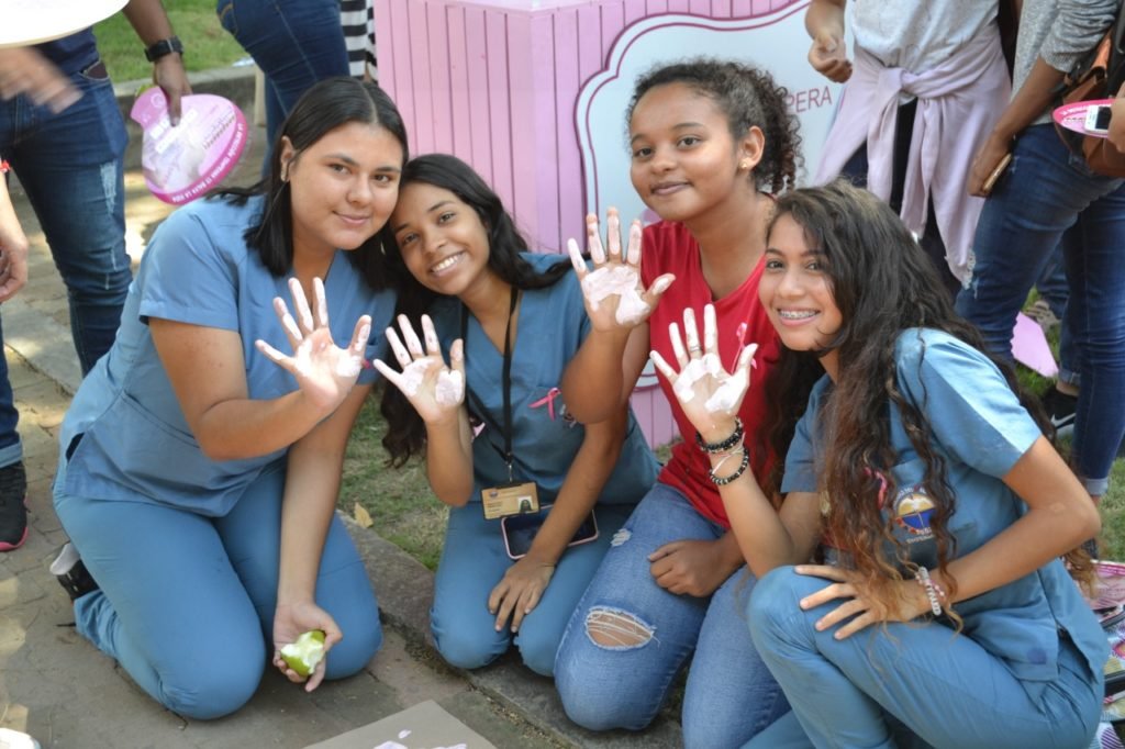 Picnic ‘Deja tu huella rosa’, se realizó en Unimagdalena