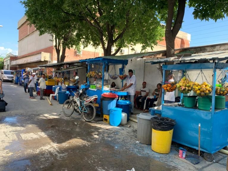 ¡Orden!, el gran anhelo en la ‘calle de los jugos’ de Santa Marta