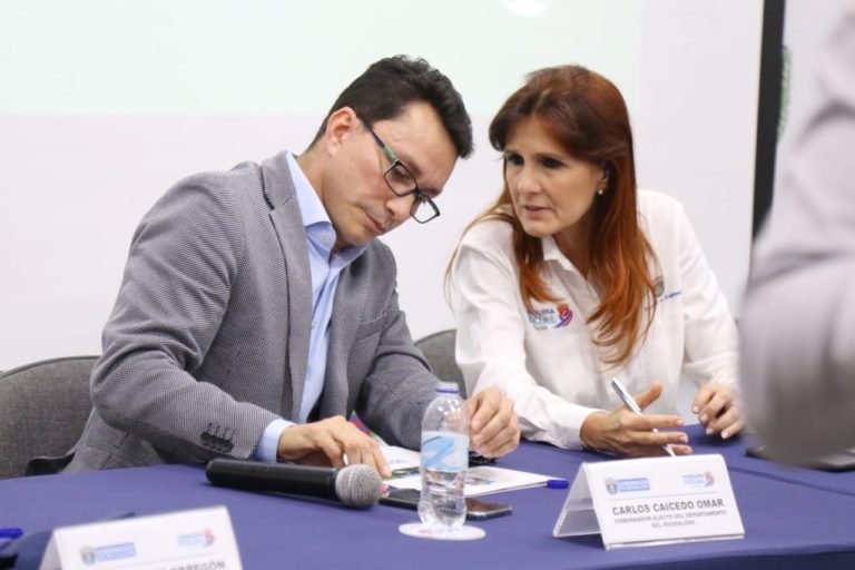 Cotes y Caicedo ‘no se hicieron daño’ en primera reunión de empalme