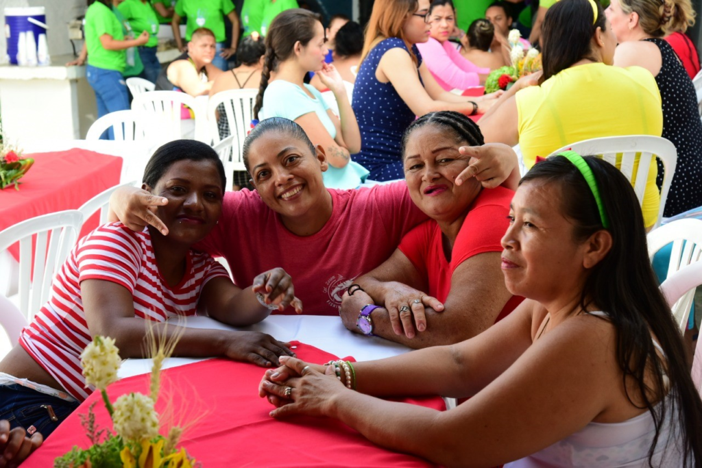 Con cena y juguetes Unimagdalena alegró la Navidad en la cárcel