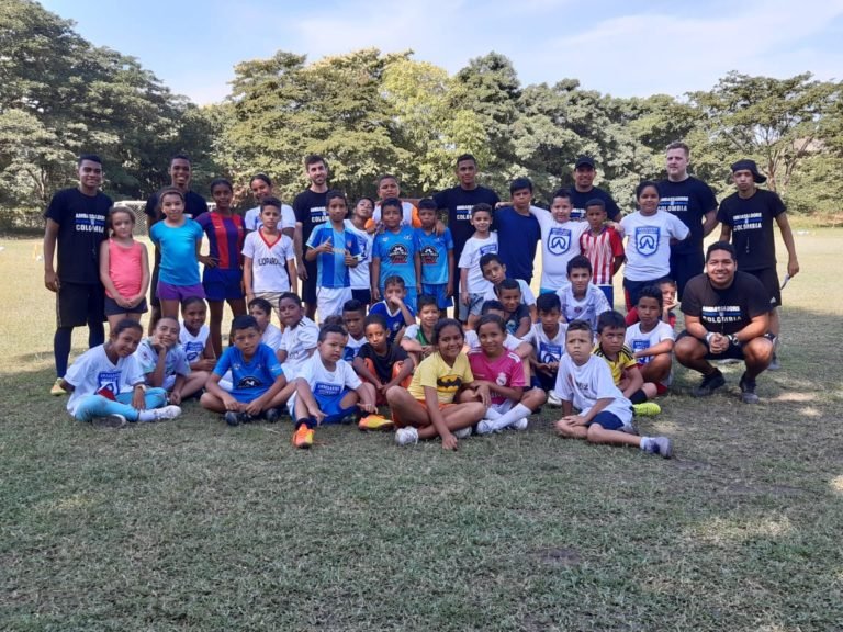 Ambassadors una escuela de fútbol, idiomas, fe y futuro para jóvenes