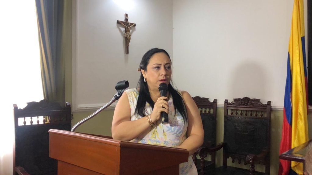 Diputada Aarón: blanco de ‘fuerzas oscuras’ en Magdalena