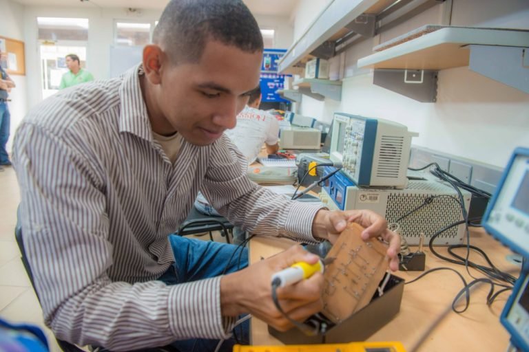 Cámara de Comercio pide a la Nación flexibilizar ayudas para empresarios