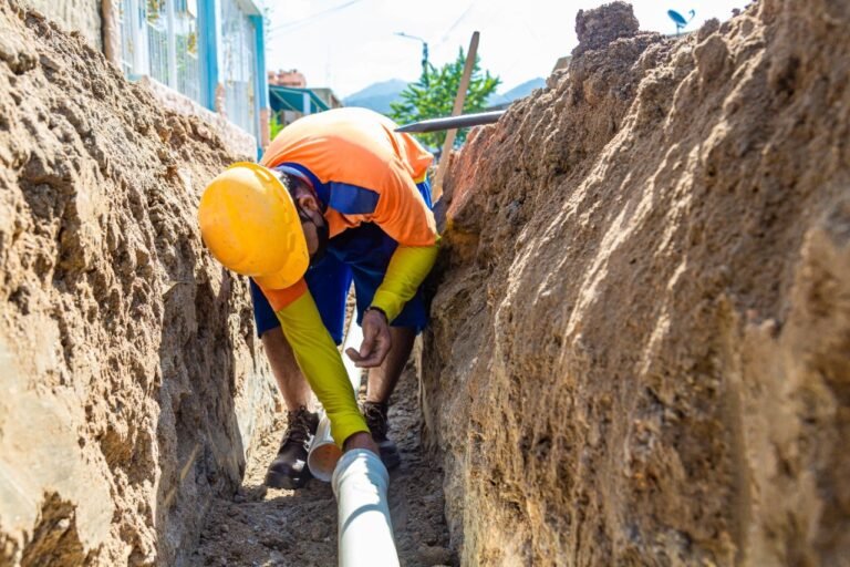 Essmar instala 100 metros de tubería para acueducto del barrio Cristo Rey