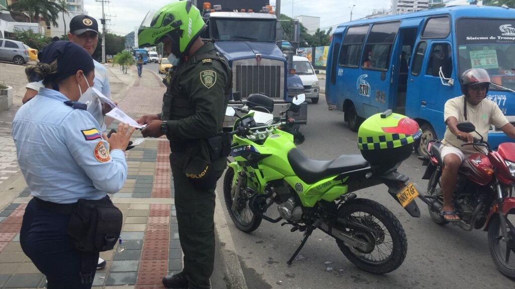 67 motocicletas inmovilizadas durante puente festivo en Santa Marta