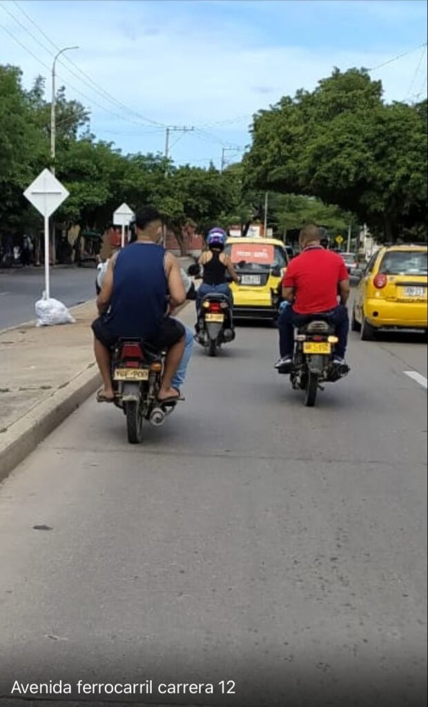 Jalón de oreja para Movilidad por descontrol en el parrillero hombre