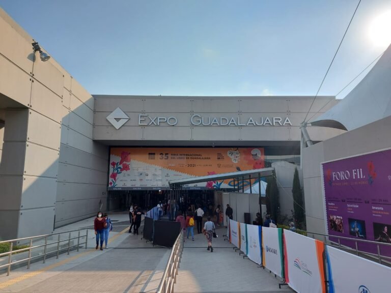 Unimagdalena presente en la Feria del Libro de Guadalajara, México