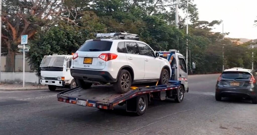 A estos vehículos particulares los “pillaron” prestando servicio ilegal