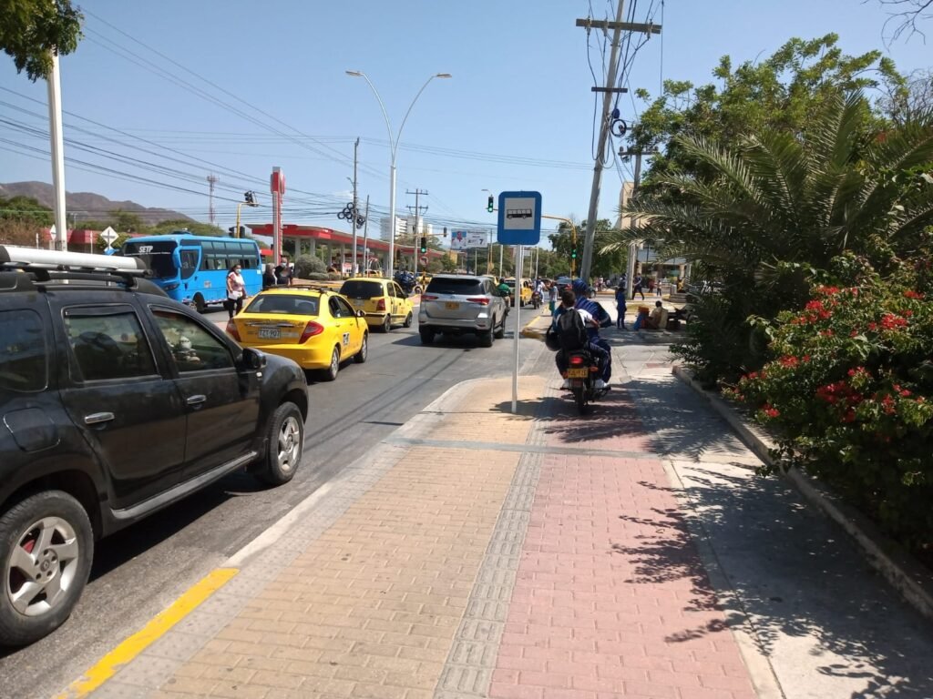 Los efectos por la ampliación de los andenes en la Avenida del Rio