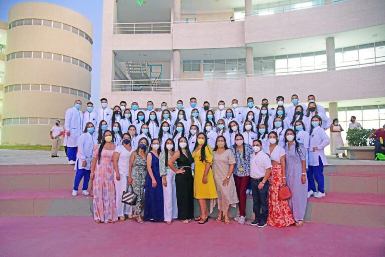 La Unimagdalena entrega 49 futuros odontólogos al mundo laboral