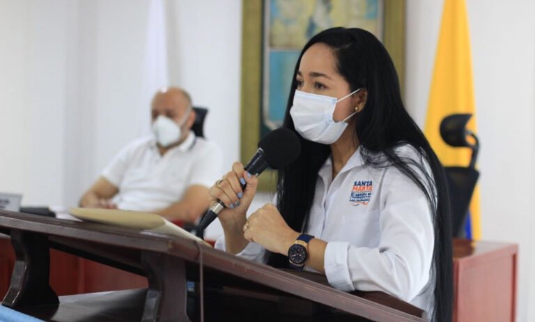 Por 6 meses suspenden del cargo a directora de movilidad de Santa Marta