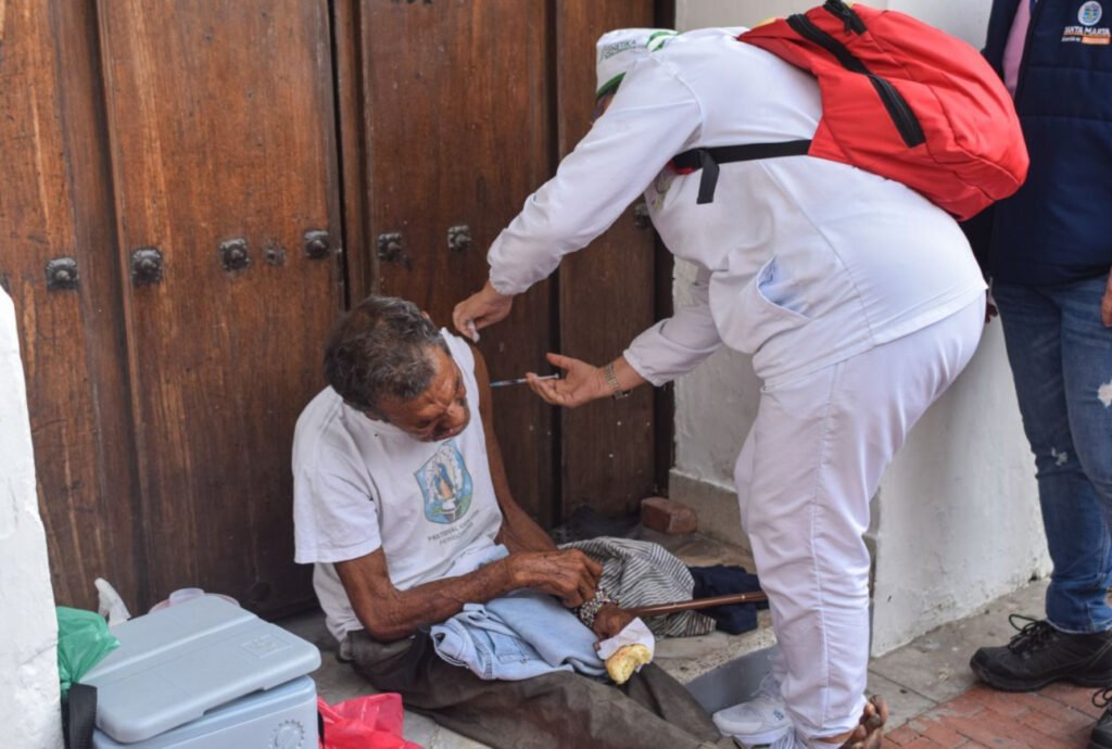 En el centro histórico habitantes de calle fueron vacunados contra el Covid