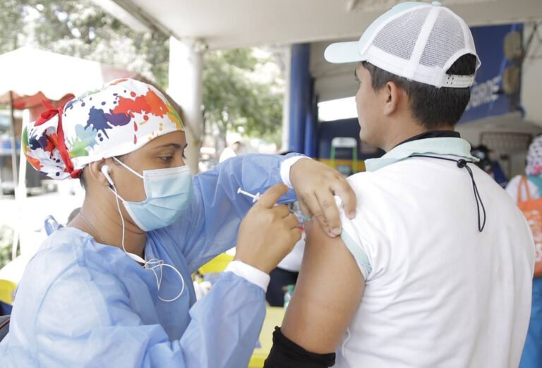 La nueva estrategia de vacunación Covid-19 en barrios de Santa Marta