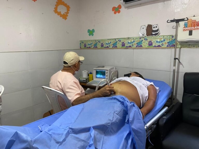 Siete bebés recibidos en Los Palafitos por médicos locales