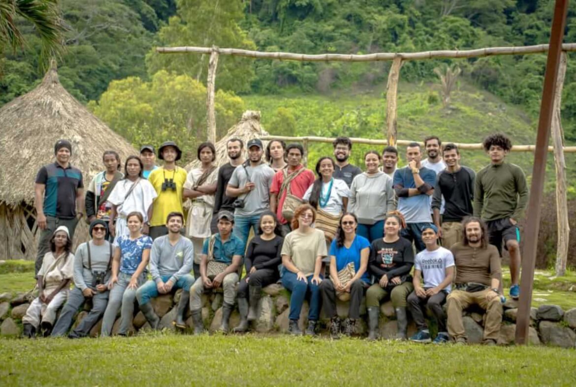 Científicos e indígenas arhuacos