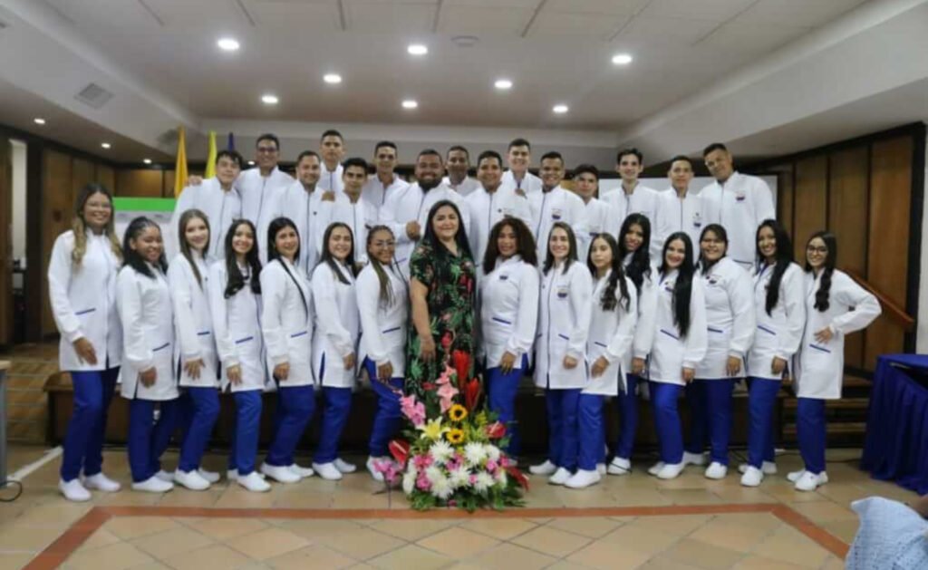 Futuros odontólogos de Unimagdalena emprenden prácticas profesionales
