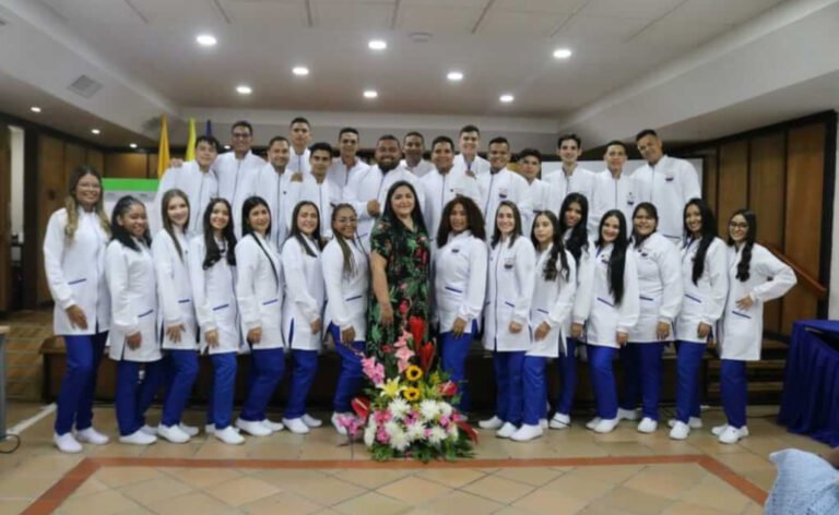 Futuros odontólogos de Unimagdalena emprenden prácticas profesionales