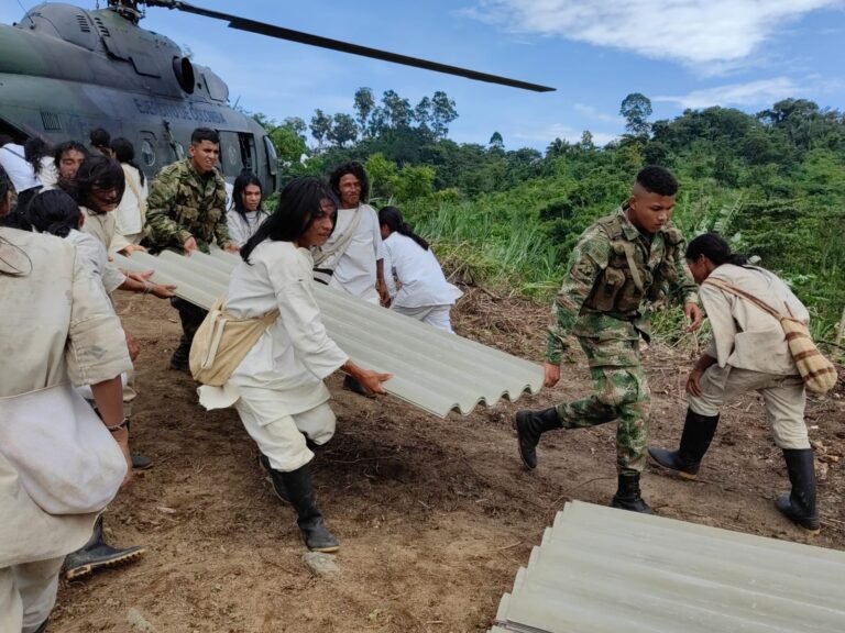 En la Sierra: El ejército se suma a la construcción de dos aulas escolares