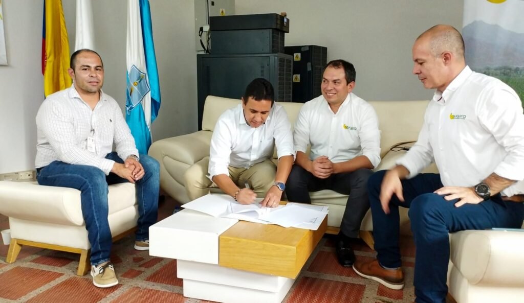 ¡Todo listo! firman convenio en beneficio de 561 productores de banano